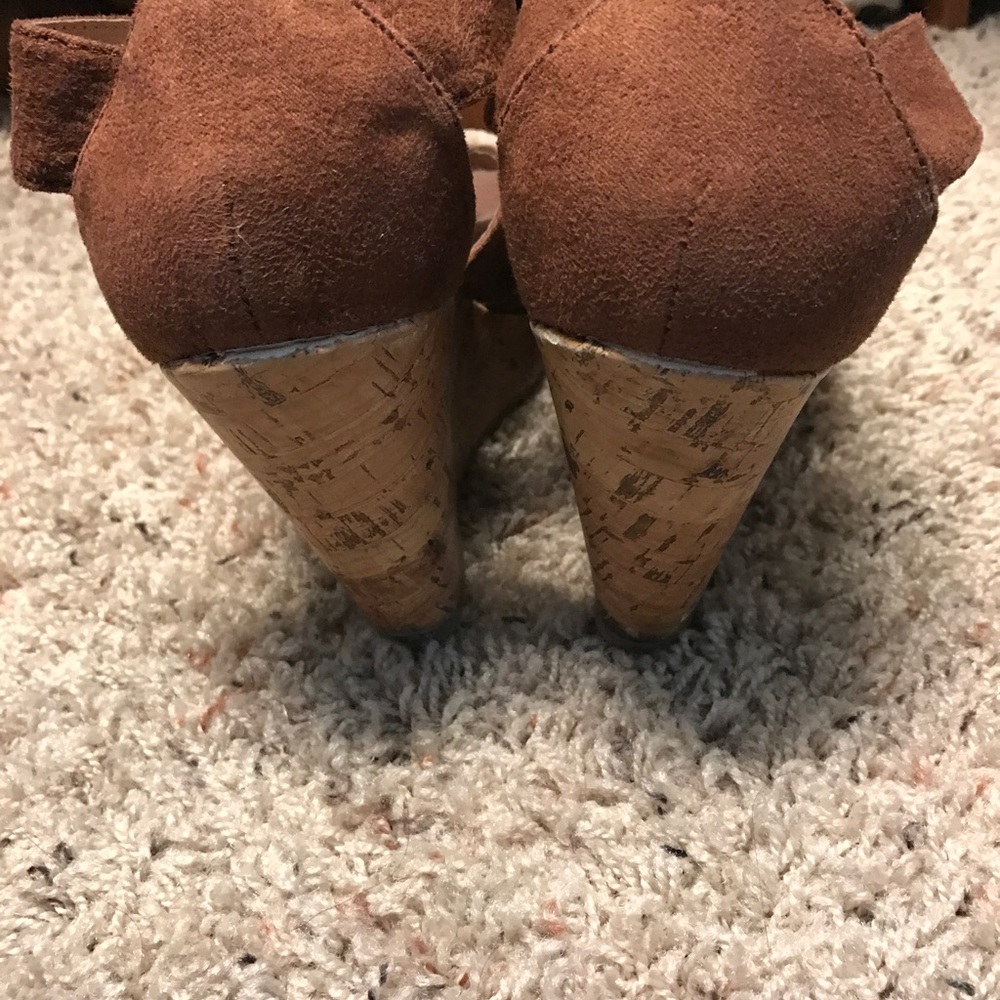 brown wedges